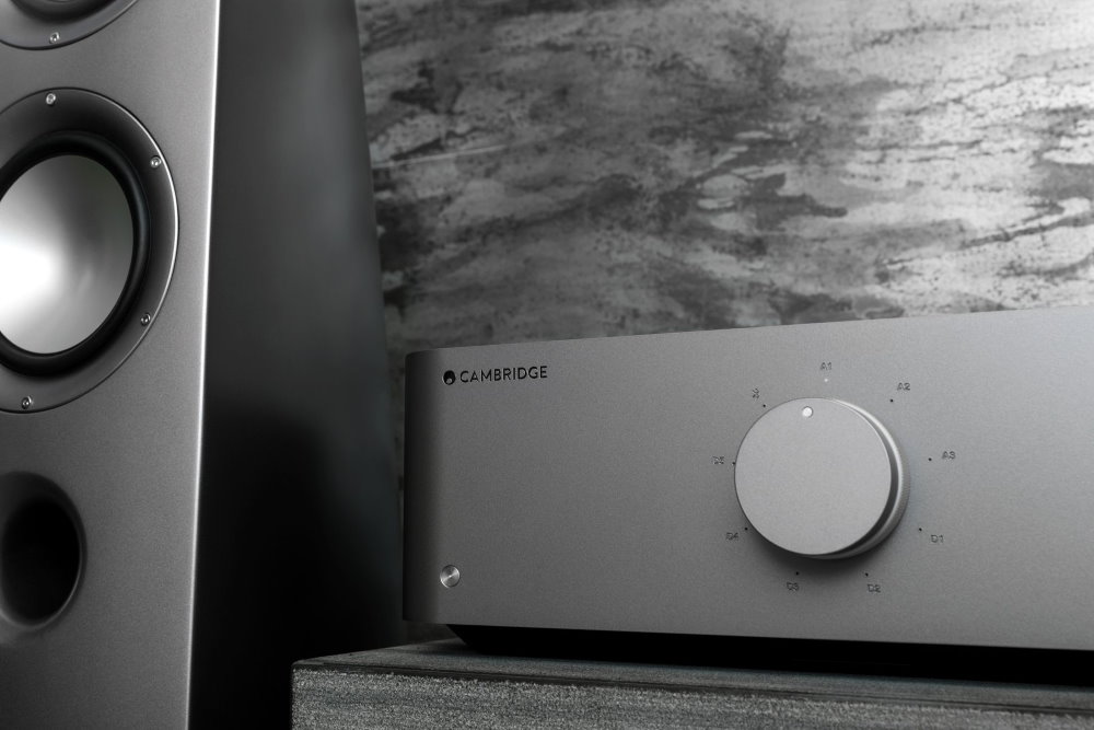 Интегральный усилитель Cambridge Audio Edge A