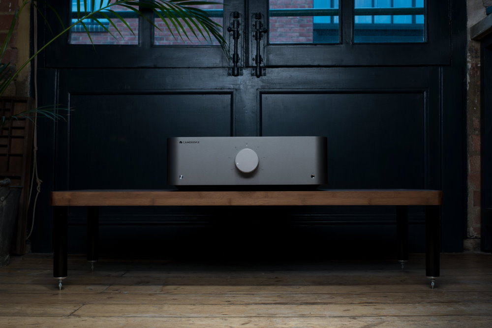 Интегральный усилитель Cambridge Audio Edge A