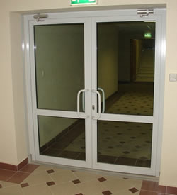 Противопожарные двери с остеклением фото fire-doors-with-glas.jpg