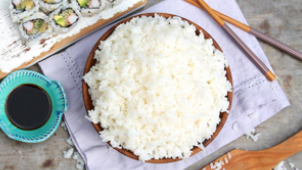 Рис круглозерный и длиннозерный в чем разница. rice05. Рис круглозерный и длиннозерный в чем разница фото. Рис круглозерный и длиннозерный в чем разница-rice05. картинка Рис круглозерный и длиннозерный в чем разница. картинка rice05. Ну кто же не знает, что такое рис, и не ел его в разнообразных блюдах? Рис является популярнейшей зерновой культурой и продуктом питания во всем мире, и Россия — не исключение. История его возделывания как пищевой культуры насчитывает более 6000 лет. За это время его появление на Земле обросло многочисленными легендами и мифами. Этот злак был основой благосостояния многих империй, возникших, достигших расцвета и исчезнувших на Востоке. Сейчас эта культура распространилась по всем земным материкам, была приспособлена под разнообразные климатические условия, нашла свое место в питании и обычаях большинства народов земли и в их национальных кухнях.