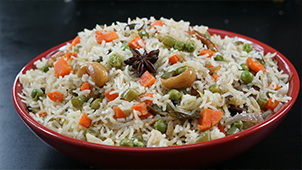Рис круглозерный и длиннозерный в чем разница. rice002. Рис круглозерный и длиннозерный в чем разница фото. Рис круглозерный и длиннозерный в чем разница-rice002. картинка Рис круглозерный и длиннозерный в чем разница. картинка rice002. Ну кто же не знает, что такое рис, и не ел его в разнообразных блюдах? Рис является популярнейшей зерновой культурой и продуктом питания во всем мире, и Россия — не исключение. История его возделывания как пищевой культуры насчитывает более 6000 лет. За это время его появление на Земле обросло многочисленными легендами и мифами. Этот злак был основой благосостояния многих империй, возникших, достигших расцвета и исчезнувших на Востоке. Сейчас эта культура распространилась по всем земным материкам, была приспособлена под разнообразные климатические условия, нашла свое место в питании и обычаях большинства народов земли и в их национальных кухнях.
