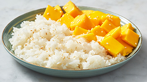 Рис круглозерный и длиннозерный в чем разница. rice006. Рис круглозерный и длиннозерный в чем разница фото. Рис круглозерный и длиннозерный в чем разница-rice006. картинка Рис круглозерный и длиннозерный в чем разница. картинка rice006. Ну кто же не знает, что такое рис, и не ел его в разнообразных блюдах? Рис является популярнейшей зерновой культурой и продуктом питания во всем мире, и Россия — не исключение. История его возделывания как пищевой культуры насчитывает более 6000 лет. За это время его появление на Земле обросло многочисленными легендами и мифами. Этот злак был основой благосостояния многих империй, возникших, достигших расцвета и исчезнувших на Востоке. Сейчас эта культура распространилась по всем земным материкам, была приспособлена под разнообразные климатические условия, нашла свое место в питании и обычаях большинства народов земли и в их национальных кухнях.