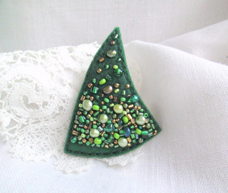 christmas tree broochembroidered beaded broochfelt broochtextile art jewelrycreative jewelrychri Как крепить основу для броши