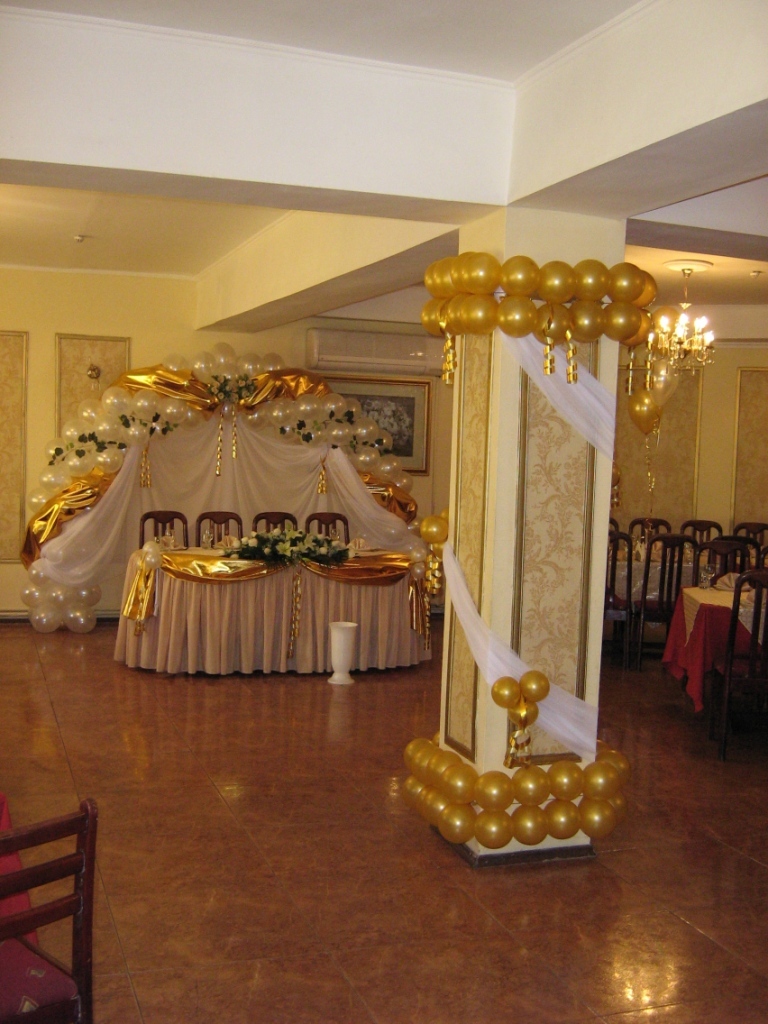 Оформление комнаты на свадьбу шарами