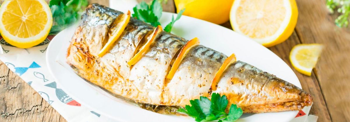 Скумбрия с лимоном запеченная в духовке Скумбрия с лимоном запеченная в духовке