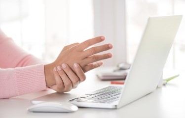 сильно немеют кисти рук и ночью и днем что делать чем лечить. Смотреть фото сильно немеют кисти рук и ночью и днем что делать чем лечить. Смотреть картинку сильно немеют кисти рук и ночью и днем что делать чем лечить. Картинка про сильно немеют кисти рук и ночью и днем что делать чем лечить. Фото сильно немеют кисти рук и ночью и днем что делать чем лечить