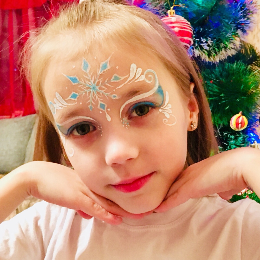 аквагримм эльза и анна. необычный макияж на новый год. новогодний макияж легкий. идеи новогоднего макияжа. необычный макияж на новый год.