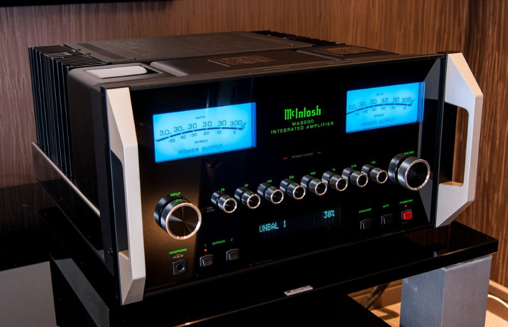 Интегральный усилитель McIntosh MA9000