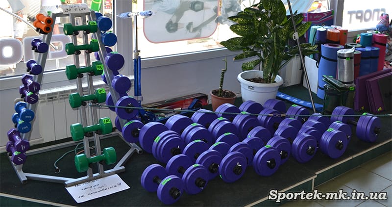 Гантели в магазине "Дом Спорта" в Николаеве