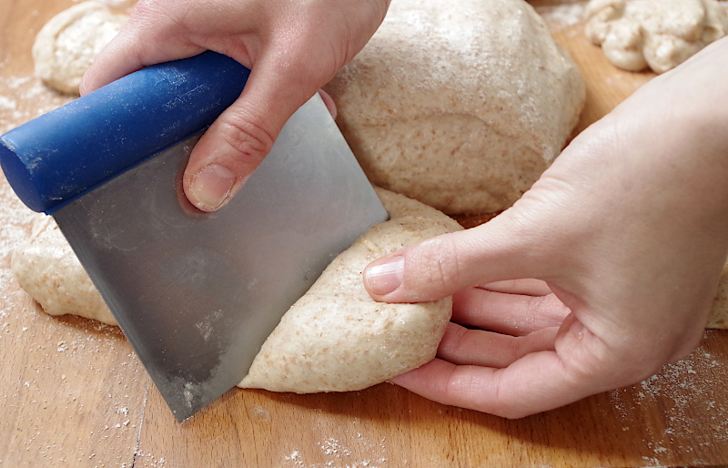 Чем смазать пироги для румяной корочки молоком