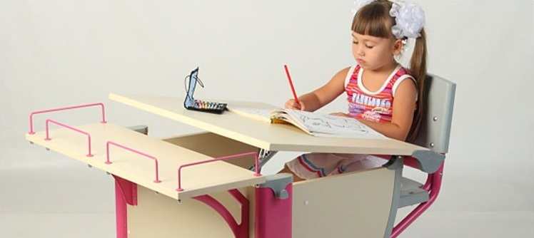 Школьный стол для первоклассника домой