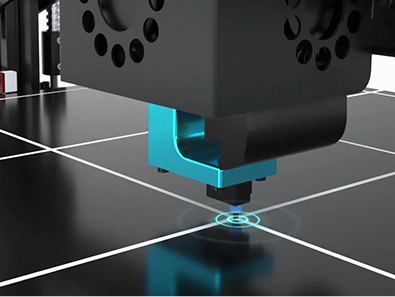 Chiron оснащен автоматической матричной системой выравнивания стола по 25 точкам. А также поддерживает регулировку высоты насадки в режиме реального времени.