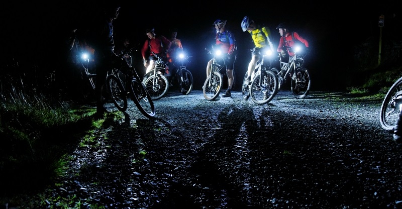 Велосипедисты ночью