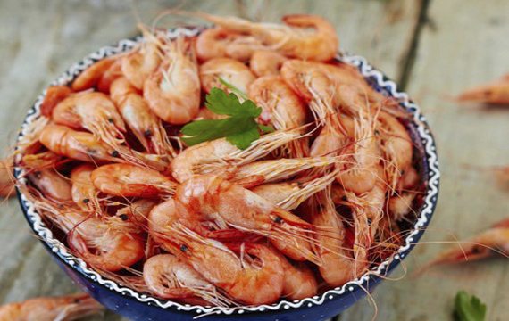 Правильный рецепт том ям. tom yum5. Правильный рецепт том ям фото. Правильный рецепт том ям-tom yum5. картинка Правильный рецепт том ям. картинка tom yum5. Суп Том Ям – одно из самых популярных блюд в мире. Неудивительно, что вокруг него блуждает множество мифов и легенд, а сеть завалена рецептами «правильного том янга». Разобраться во всем этом многообразии непросто, тем более, если вы не читаете по-тайски, да и не хотите тратить свое время на то, чтобы понять, какой из источников информации достоверный, а какой – нет. Мы, в Школе «Котелка» всегда рады помочь вам с получением знаний и пустить свой профессиональный опыт на пользу делу:). Ведь, если разобраться, том ям – очень простой суп и не требует особых кулинарных талантов для приготовления. А значит, автором самого вкусного Том яма в мире может стать каждый – в том числе, и Вы! Итак, начнем.