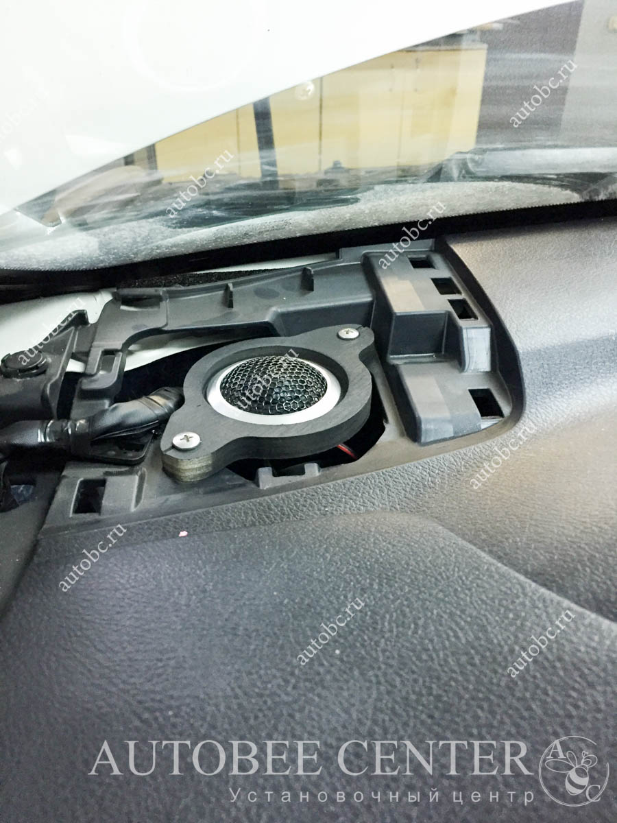 Toyota Camry (установка музыки SQ)