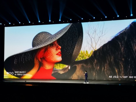 Xiaomi MI 9 контраст