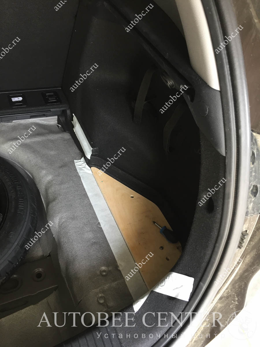 Kia Ceed SW (сабвуфер Стелс)