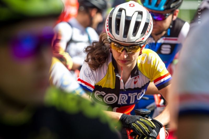 Как тренироваться для кросс кантри. 035 MTBT I CO5B6641 dyyjct. Как тренироваться для кросс кантри фото. Как тренироваться для кросс кантри-035 MTBT I CO5B6641 dyyjct. картинка Как тренироваться для кросс кантри. картинка 035 MTBT I CO5B6641 dyyjct. Эта статья предназначается для тех, кто решил начать свое развитие в велоспорте, в частности, в кросс-кантри. В ней я попытаюсь указать на основные моменты, которым стоит уделить внимание начинающим, дать представление о том, что это за вид спорта и в чем его прелесть, ну и на что стоит обратить внимание, для того, чтобы развиваться и стать более продвинутым в этом виде спорта. Статья носит рекомендательный характер, потому что автор еще сам далеко не профессионал, но приобрел некоторый опыт, достаточный для того, чтобы им поделиться и написать эту статью. Как тренироваться для кросс кантри. 035 MTBT I CO5B6641 dyyjct. Как тренироваться для кросс кантри фото. Как тренироваться для кросс кантри-035 MTBT I CO5B6641 dyyjct. картинка Как тренироваться для кросс кантри. картинка 035 MTBT I CO5B6641 dyyjct. Эта статья предназначается для тех, кто решил начать свое развитие в велоспорте, в частности, в кросс-кантри. В ней я попытаюсь указать на основные моменты, которым стоит уделить внимание начинающим, дать представление о том, что это за вид спорта и в чем его прелесть, ну и на что стоит обратить внимание, для того, чтобы развиваться и стать более продвинутым в этом виде спорта. Статья носит рекомендательный характер, потому что автор еще сам далеко не профессионал, но приобрел некоторый опыт, достаточный для того, чтобы им поделиться и написать эту статью.