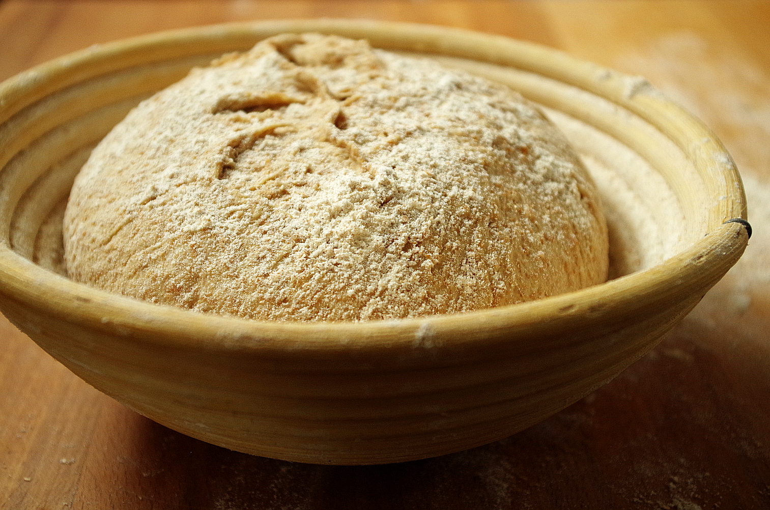 Рецепт пшеничного теста. Хлеб из цельнозерновой муки. Булки из цельнозерновой муки. Финский хлеб. Хлеб на рассоле.