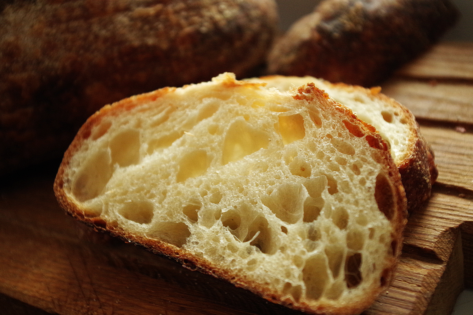Почему хлеб вкусный. Хлеб. Пышный хлеб. Дрожжевой хлеб. Домашний пышный хлеб.