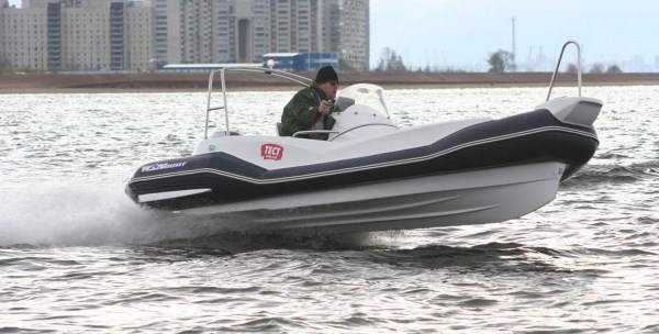 Моторная лодка риб