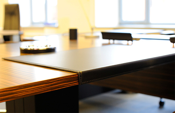 23 01 2 Бювар на письменный стол что это