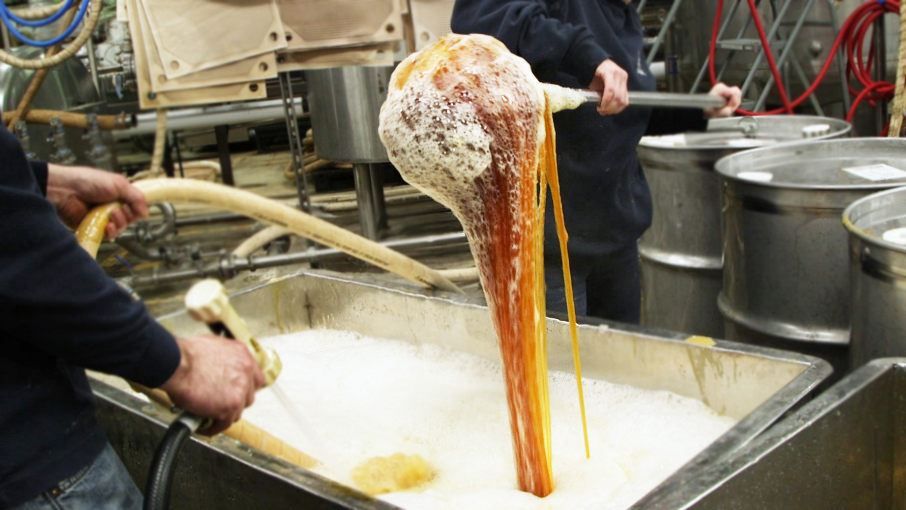 Вываривание канадского кленового сиропа на производстве фабрики Vermont 