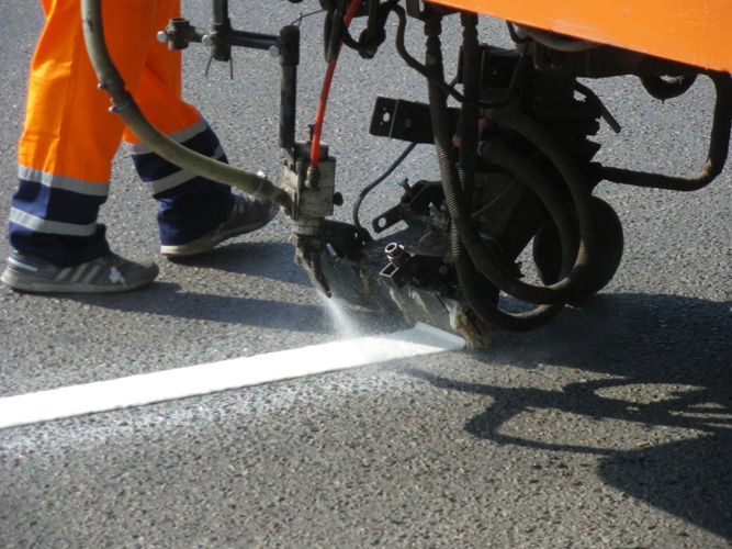 dorozhnaya razmetka oborudovanie dlya