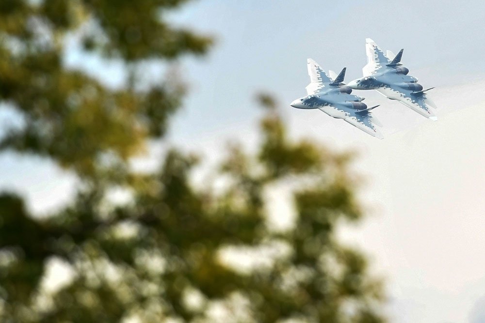 Зрелищный пилотаж Су-57 Зрелищный пилотаж Су-57