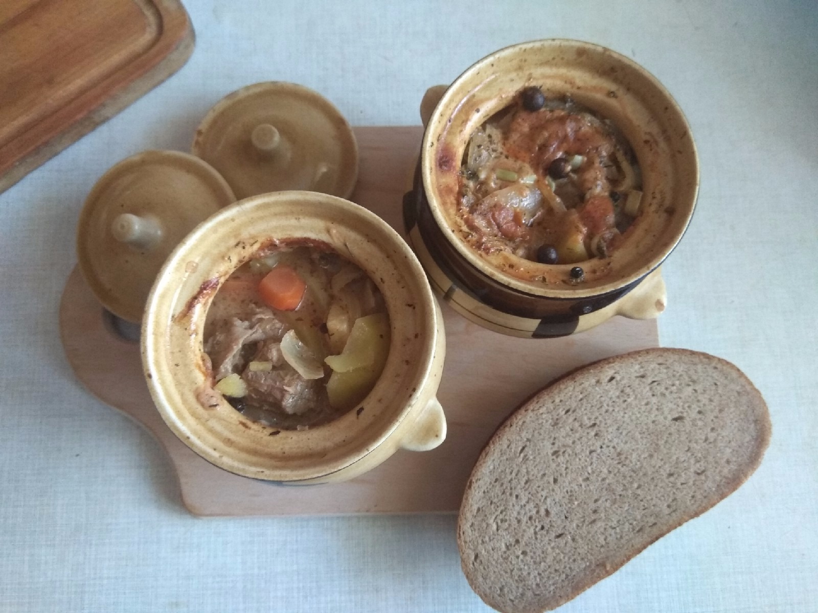 Говядина с картофелем в горшочках Говядина с картофелем в горшочках