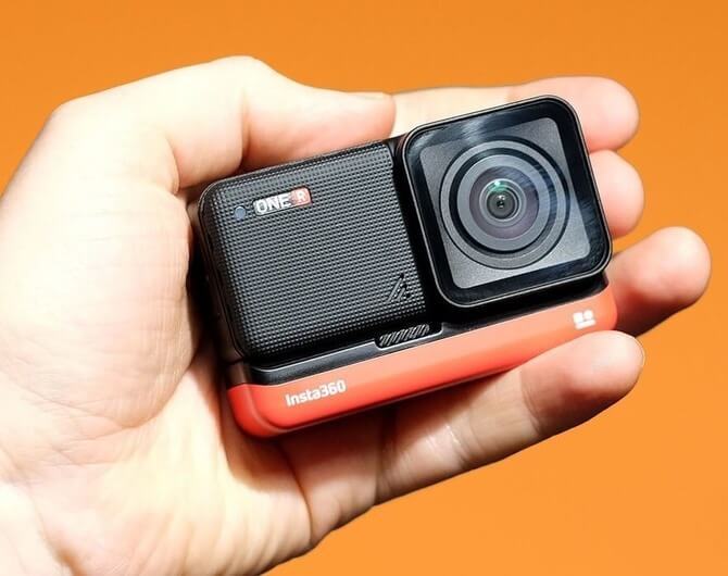 Экшн-камера Insta360 One R 4K Экшн-камера Insta360 One R 4K