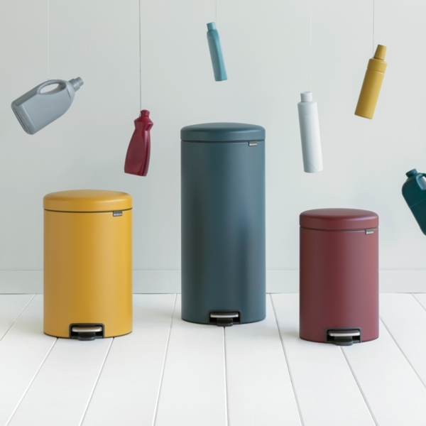 Brabantia помогает уменьшать Большое мусорное пятно Brabantia помогает уменьшать Большое мусорное пятно