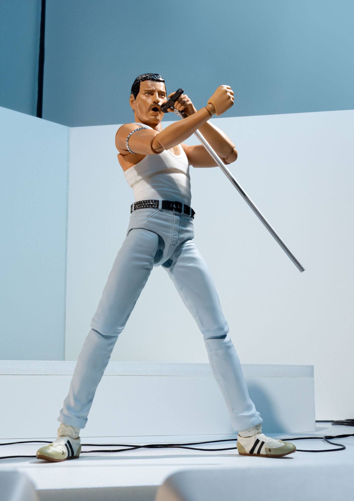 Figurka Freddie Mercury Freddi Merkyuri Kupit Po Vygodnoj Cene Internet Magazin Komiksov 28oi Ru