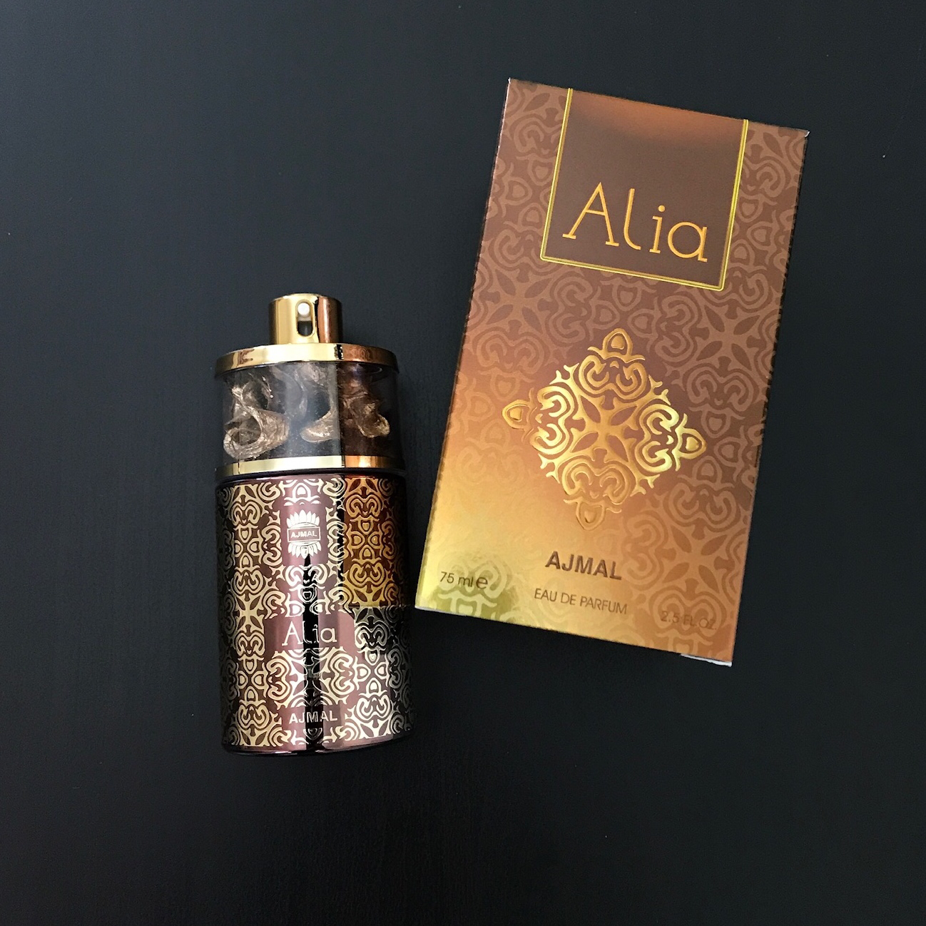 Аджмал. Аджмал Алия Парфюм. Духи Alia Ajmal. Ajmal Alia 75ml EDP. Духи Аурум аджмал арабские.