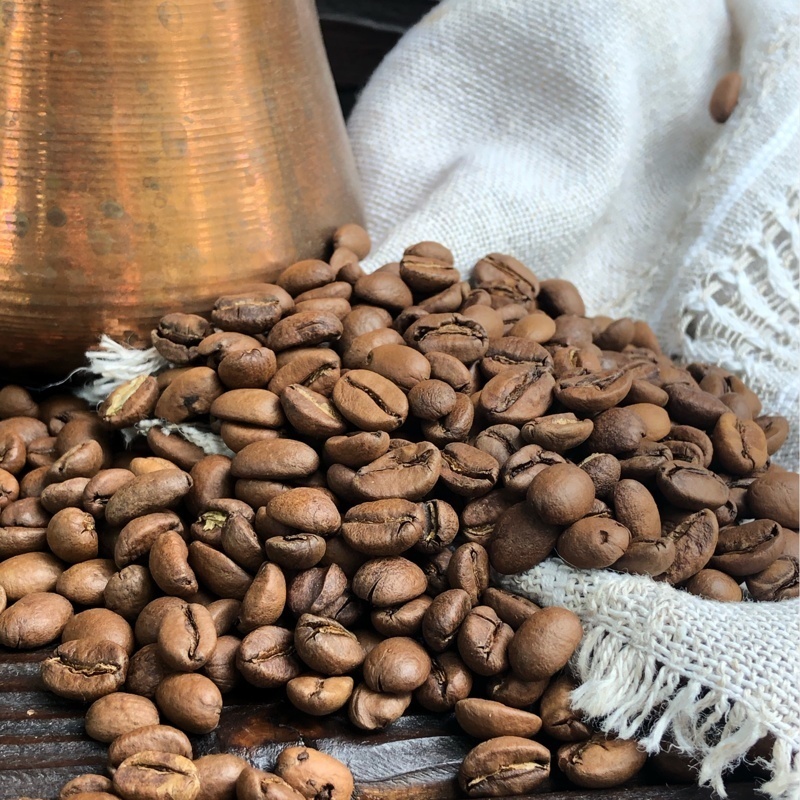 кофе в зернах названия марок. свежеобжаренный кофе. свежеобжаренный кофе в зернах. кофе робуста в зернах. кофе на развес.