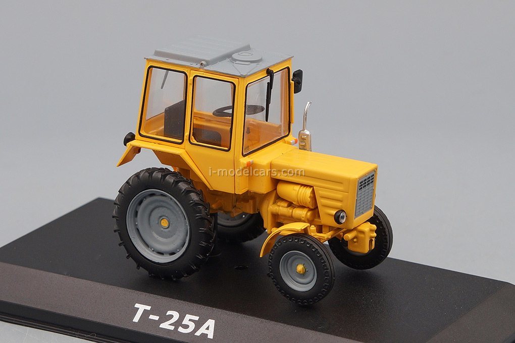 Hachette Tractor T-125 USSR #98 Russian Edit 1/43 scale Magazine OVP 