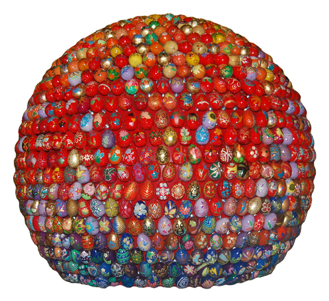 Small sphere, red and blue, floor-mounted Small sphere, red and blue, floor-mounted