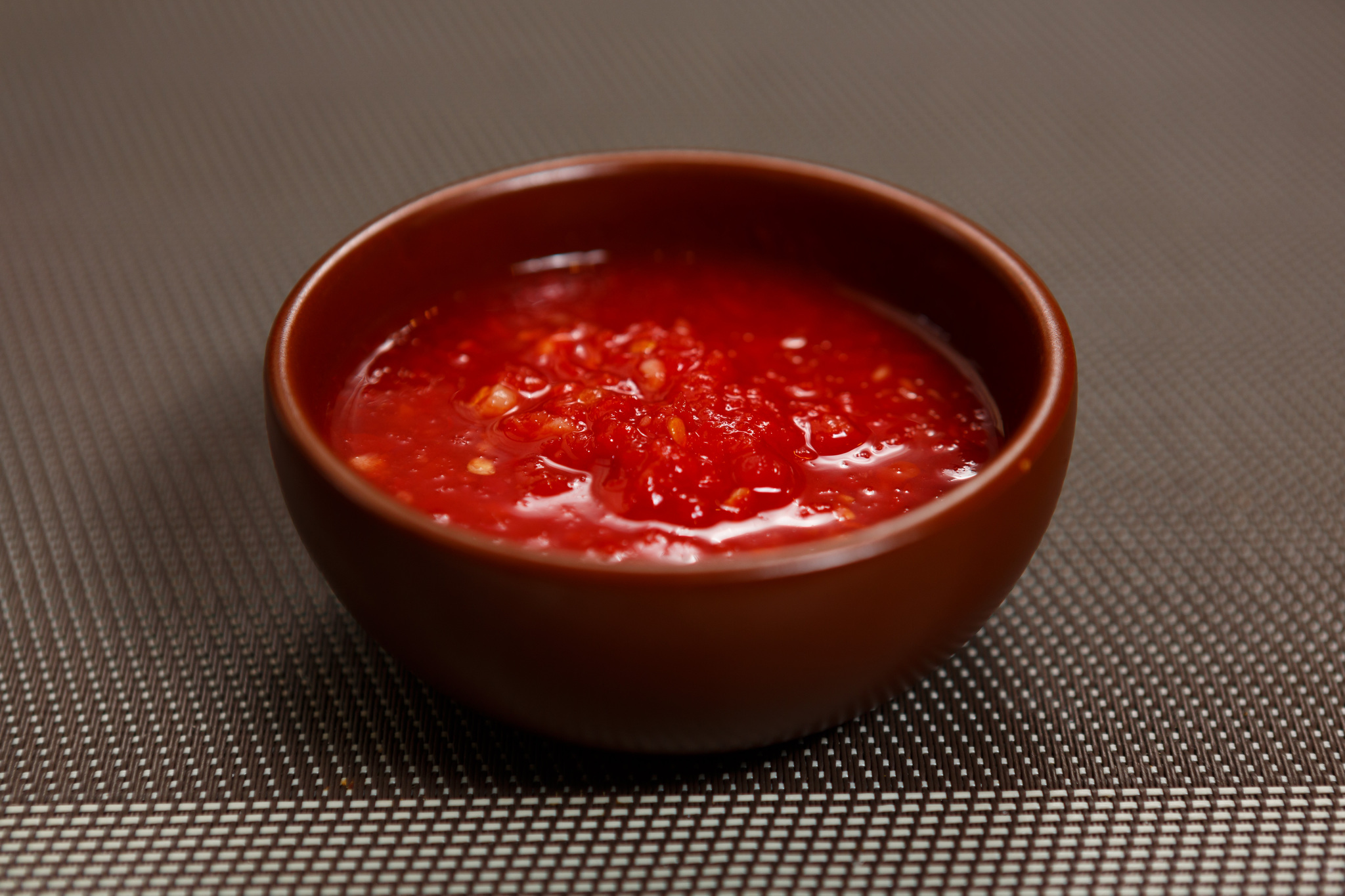 Узбекский соус. Соус аджика. Соус красный. Мясной красный соус. Соус томатный аджика.