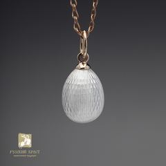 кулон яйцо фаберже серебро. medium Egg12 inst1. кулон яйцо фаберже серебро фото. кулон яйцо фаберже серебро-medium Egg12 inst1. картинка кулон яйцо фаберже серебро. картинка medium Egg12 inst1. Начнём с историии. Кроме известных дорогих яиц для императорской семьи фирма Фаберже выпускала небольшие пасхальные кулоны яйца брелоки. Высококачественные изделия Дома Фаберже были очень популярны в качестве подарка. Такие кулоны дарили прекрасным дамам. Не брезговали носить их и мужчины, прикрепляя булавкой к лацкану пиджака.