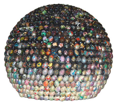 Small sphere, black and grey, floor-mounted Small sphere, black and grey, floor-mounted