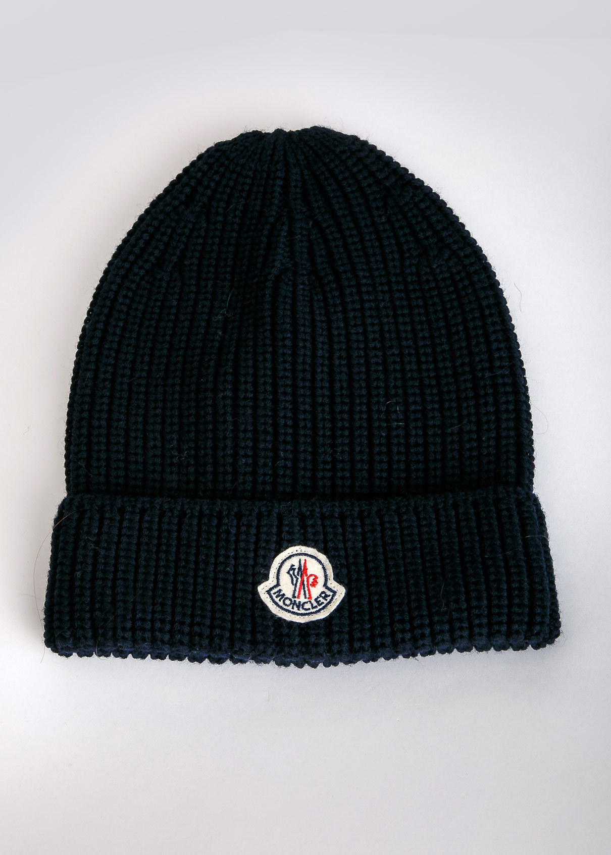 Шапка монклер женская с помпоном. Шапка монклер оригинал. Moncler шапка женская с помпоном. Шапка монклер мужская 2022. Шапка монклер женская.