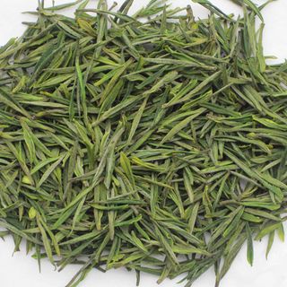 С чем бывает зеленый чай. large anji baych tea. С чем бывает зеленый чай фото. С чем бывает зеленый чай-large anji baych tea. картинка С чем бывает зеленый чай. картинка large anji baych tea. Напиток благотворно влияет на работу сердечно-сосудистой системы, обладает противовоспалительным эффектом, способствует повышению общего тонуса и улучшению самочувствия. Несмотря на то, что его родиной и безоговорочным лидером по производству на протяжении многих лет является Китай, сегодня созданием этого продукта занимаются разные страны. У него большое количество поклонников, которые не представляют свою жизнь без чашечки ароматного напитка. Но далеко не все знают какие виды и сорта зеленого чая самые полезные, как выбрать хороший и качественный напиток среди огромного изобилия вариантов. С чем бывает зеленый чай. large anji baych tea. С чем бывает зеленый чай фото. С чем бывает зеленый чай-large anji baych tea. картинка С чем бывает зеленый чай. картинка large anji baych tea. Напиток благотворно влияет на работу сердечно-сосудистой системы, обладает противовоспалительным эффектом, способствует повышению общего тонуса и улучшению самочувствия. Несмотря на то, что его родиной и безоговорочным лидером по производству на протяжении многих лет является Китай, сегодня созданием этого продукта занимаются разные страны. У него большое количество поклонников, которые не представляют свою жизнь без чашечки ароматного напитка. Но далеко не все знают какие виды и сорта зеленого чая самые полезные, как выбрать хороший и качественный напиток среди огромного изобилия вариантов.