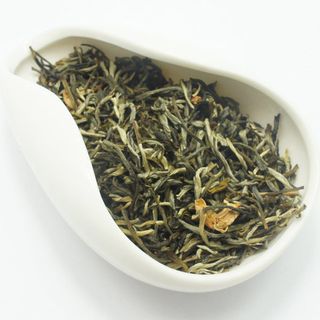 С чем бывает зеленый чай. large zhasminovyy. С чем бывает зеленый чай фото. С чем бывает зеленый чай-large zhasminovyy. картинка С чем бывает зеленый чай. картинка large zhasminovyy. Напиток благотворно влияет на работу сердечно-сосудистой системы, обладает противовоспалительным эффектом, способствует повышению общего тонуса и улучшению самочувствия. Несмотря на то, что его родиной и безоговорочным лидером по производству на протяжении многих лет является Китай, сегодня созданием этого продукта занимаются разные страны. У него большое количество поклонников, которые не представляют свою жизнь без чашечки ароматного напитка. Но далеко не все знают какие виды и сорта зеленого чая самые полезные, как выбрать хороший и качественный напиток среди огромного изобилия вариантов. С чем бывает зеленый чай. large zhasminovyy. С чем бывает зеленый чай фото. С чем бывает зеленый чай-large zhasminovyy. картинка С чем бывает зеленый чай. картинка large zhasminovyy. Напиток благотворно влияет на работу сердечно-сосудистой системы, обладает противовоспалительным эффектом, способствует повышению общего тонуса и улучшению самочувствия. Несмотря на то, что его родиной и безоговорочным лидером по производству на протяжении многих лет является Китай, сегодня созданием этого продукта занимаются разные страны. У него большое количество поклонников, которые не представляют свою жизнь без чашечки ароматного напитка. Но далеко не все знают какие виды и сорта зеленого чая самые полезные, как выбрать хороший и качественный напиток среди огромного изобилия вариантов.