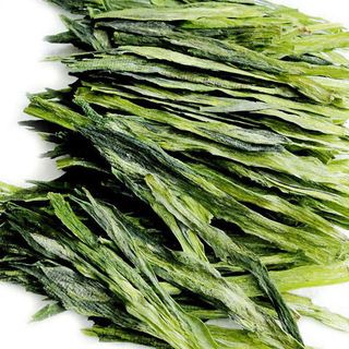 С чем бывает зеленый чай. large taipin houkui1. С чем бывает зеленый чай фото. С чем бывает зеленый чай-large taipin houkui1. картинка С чем бывает зеленый чай. картинка large taipin houkui1. Напиток благотворно влияет на работу сердечно-сосудистой системы, обладает противовоспалительным эффектом, способствует повышению общего тонуса и улучшению самочувствия. Несмотря на то, что его родиной и безоговорочным лидером по производству на протяжении многих лет является Китай, сегодня созданием этого продукта занимаются разные страны. У него большое количество поклонников, которые не представляют свою жизнь без чашечки ароматного напитка. Но далеко не все знают какие виды и сорта зеленого чая самые полезные, как выбрать хороший и качественный напиток среди огромного изобилия вариантов. С чем бывает зеленый чай. large taipin houkui1. С чем бывает зеленый чай фото. С чем бывает зеленый чай-large taipin houkui1. картинка С чем бывает зеленый чай. картинка large taipin houkui1. Напиток благотворно влияет на работу сердечно-сосудистой системы, обладает противовоспалительным эффектом, способствует повышению общего тонуса и улучшению самочувствия. Несмотря на то, что его родиной и безоговорочным лидером по производству на протяжении многих лет является Китай, сегодня созданием этого продукта занимаются разные страны. У него большое количество поклонников, которые не представляют свою жизнь без чашечки ароматного напитка. Но далеко не все знают какие виды и сорта зеленого чая самые полезные, как выбрать хороший и качественный напиток среди огромного изобилия вариантов.