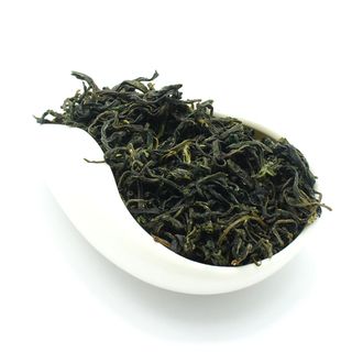 С чем бывает зеленый чай. large DSC03966. С чем бывает зеленый чай фото. С чем бывает зеленый чай-large DSC03966. картинка С чем бывает зеленый чай. картинка large DSC03966. Напиток благотворно влияет на работу сердечно-сосудистой системы, обладает противовоспалительным эффектом, способствует повышению общего тонуса и улучшению самочувствия. Несмотря на то, что его родиной и безоговорочным лидером по производству на протяжении многих лет является Китай, сегодня созданием этого продукта занимаются разные страны. У него большое количество поклонников, которые не представляют свою жизнь без чашечки ароматного напитка. Но далеко не все знают какие виды и сорта зеленого чая самые полезные, как выбрать хороший и качественный напиток среди огромного изобилия вариантов. С чем бывает зеленый чай. large DSC03966. С чем бывает зеленый чай фото. С чем бывает зеленый чай-large DSC03966. картинка С чем бывает зеленый чай. картинка large DSC03966. Напиток благотворно влияет на работу сердечно-сосудистой системы, обладает противовоспалительным эффектом, способствует повышению общего тонуса и улучшению самочувствия. Несмотря на то, что его родиной и безоговорочным лидером по производству на протяжении многих лет является Китай, сегодня созданием этого продукта занимаются разные страны. У него большое количество поклонников, которые не представляют свою жизнь без чашечки ароматного напитка. Но далеко не все знают какие виды и сорта зеленого чая самые полезные, как выбрать хороший и качественный напиток среди огромного изобилия вариантов.