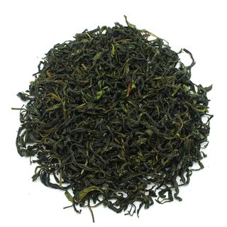 С чем бывает зеленый чай. large DSC03979. С чем бывает зеленый чай фото. С чем бывает зеленый чай-large DSC03979. картинка С чем бывает зеленый чай. картинка large DSC03979. Напиток благотворно влияет на работу сердечно-сосудистой системы, обладает противовоспалительным эффектом, способствует повышению общего тонуса и улучшению самочувствия. Несмотря на то, что его родиной и безоговорочным лидером по производству на протяжении многих лет является Китай, сегодня созданием этого продукта занимаются разные страны. У него большое количество поклонников, которые не представляют свою жизнь без чашечки ароматного напитка. Но далеко не все знают какие виды и сорта зеленого чая самые полезные, как выбрать хороший и качественный напиток среди огромного изобилия вариантов. С чем бывает зеленый чай. large DSC03979. С чем бывает зеленый чай фото. С чем бывает зеленый чай-large DSC03979. картинка С чем бывает зеленый чай. картинка large DSC03979. Напиток благотворно влияет на работу сердечно-сосудистой системы, обладает противовоспалительным эффектом, способствует повышению общего тонуса и улучшению самочувствия. Несмотря на то, что его родиной и безоговорочным лидером по производству на протяжении многих лет является Китай, сегодня созданием этого продукта занимаются разные страны. У него большое количество поклонников, которые не представляют свою жизнь без чашечки ароматного напитка. Но далеко не все знают какие виды и сорта зеленого чая самые полезные, как выбрать хороший и качественный напиток среди огромного изобилия вариантов.